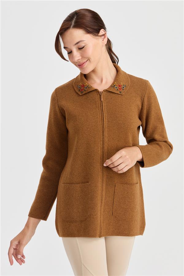 Женская шерстяная куртка с воротником-поло и кружевной вышивкой