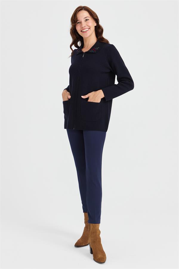 Женская шерстяная куртка с воротником-поло и кружевной вышивкой