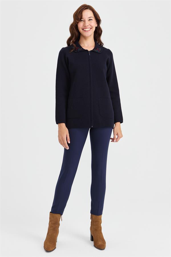 Женская шерстяная куртка с воротником-поло и кружевной вышивкой