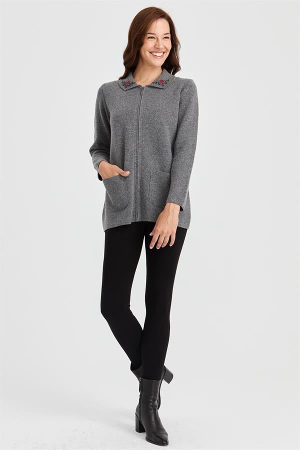 Женская шерстяная куртка с воротником-поло и кружевной вышивкой