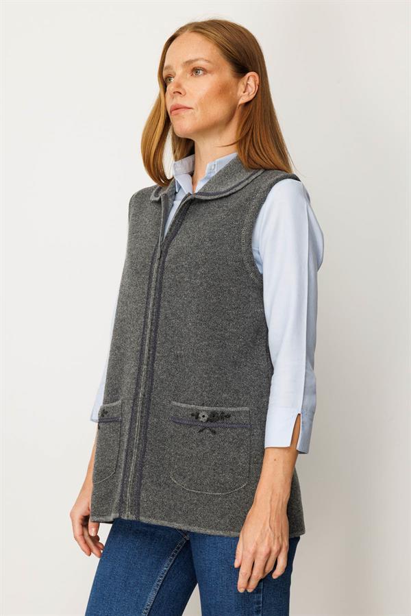 Kadın Polo Yaka Yakası Nakış İşlemeli Yün Yelek Füme