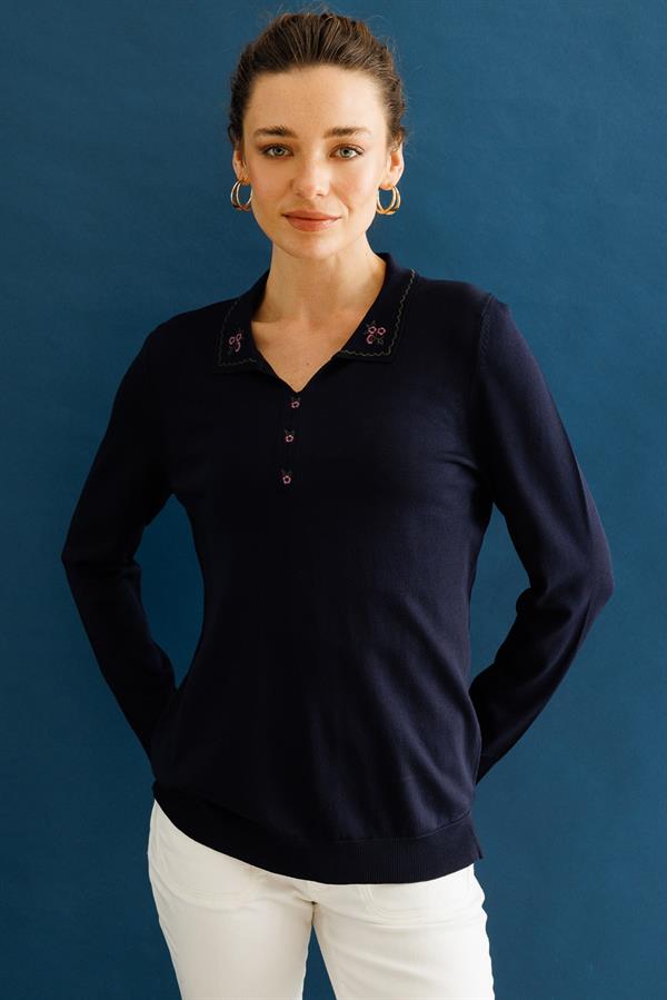 Kadın Polo Yaka Yakası Nakışlı Bluz Lacivert
