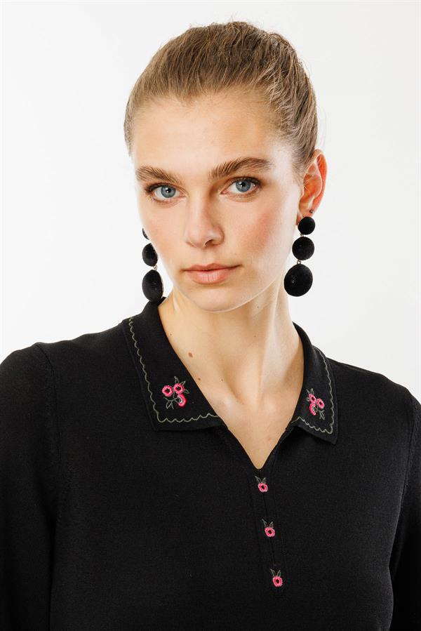 Kadın Polo Yaka Yakası Nakışlı Bluz Siyah