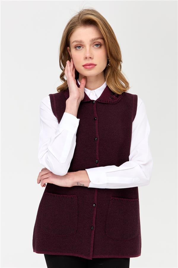 Женский шерстяной жилет с воротником-поло и карманами крючком сливовый цвет