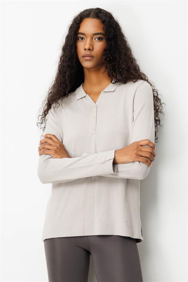 Kadın Polo Yaka Yakası ve Kolu Düğmeli Bluz Vizon
