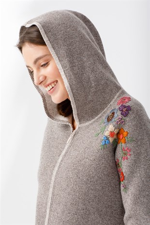 Женский шерстяной кружевной длинный кардиган бежевый