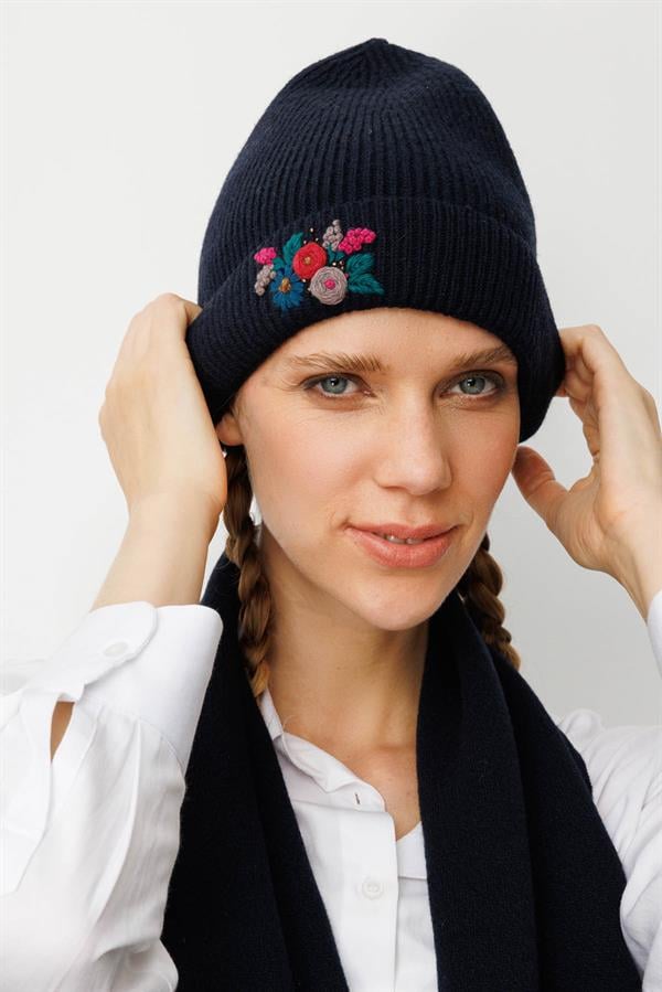 Kadın Rokoko Nakış İşlemeli Yün Bere K.Lacivert