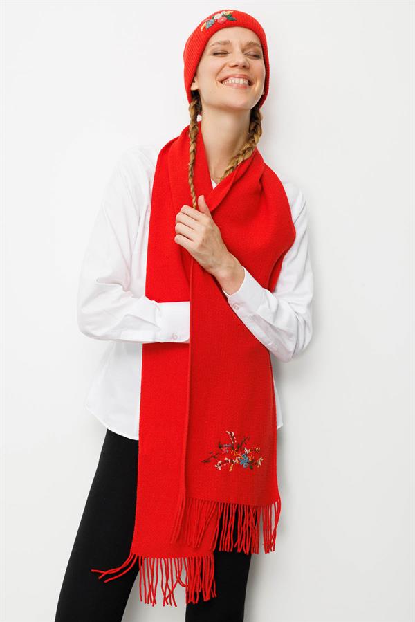 Kadın Rokoko Nakış İşlemeli Yün Bere Mercan