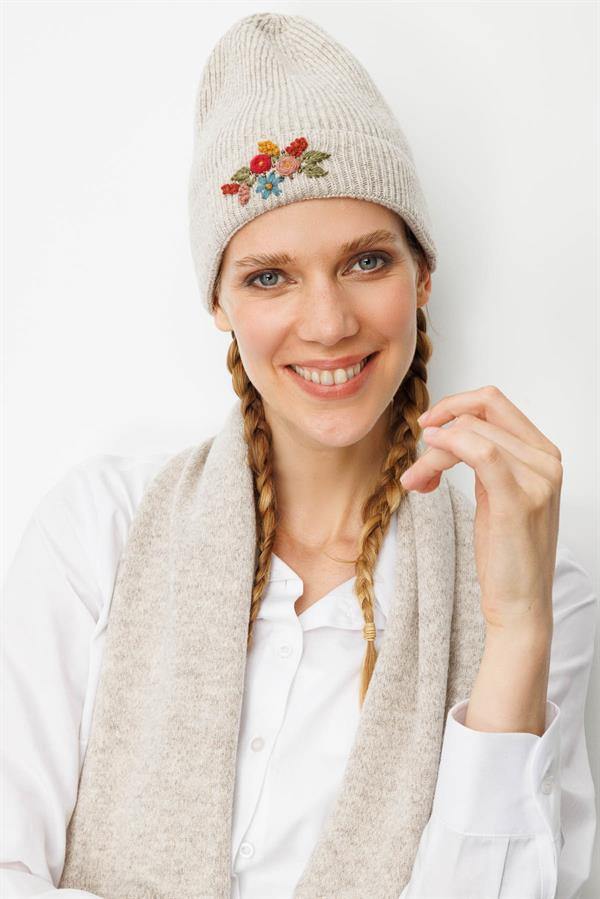 Kadın Rokoko Nakış İşlemeli Yün Bere V.Bej