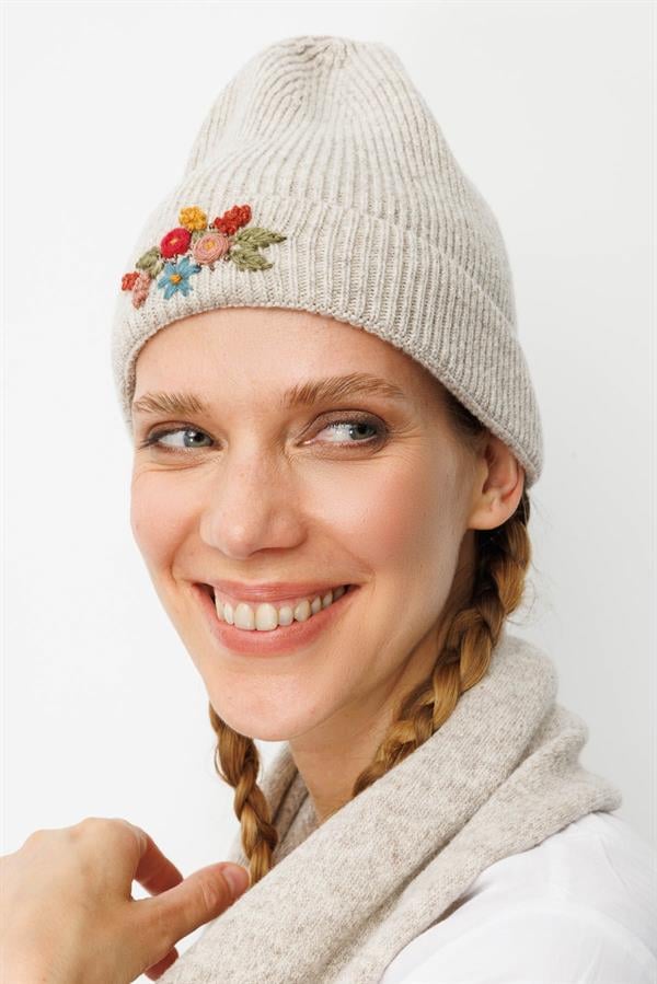 Kadın Rokoko Nakış İşlemeli Yün Bere V.Bej