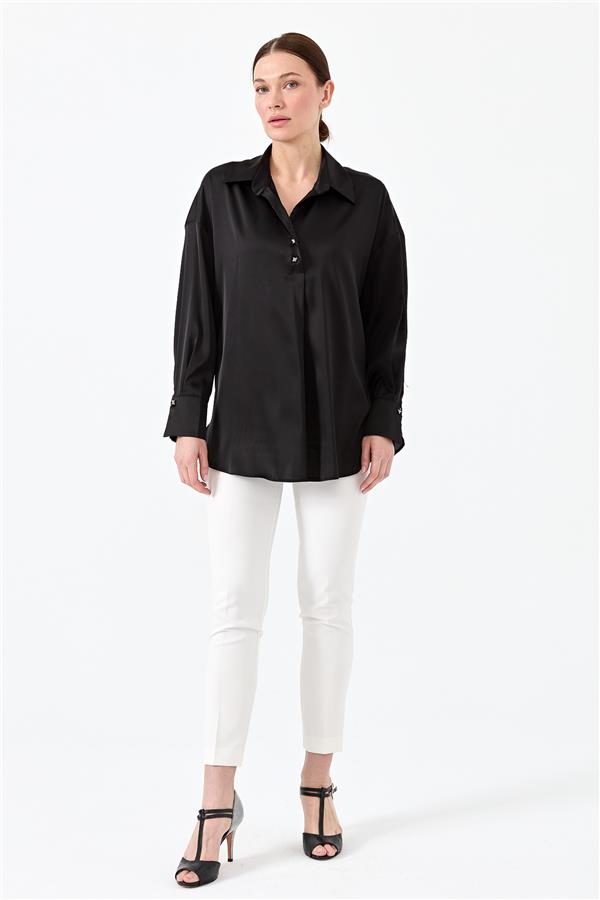 Женская блуза с атласным воротником черная