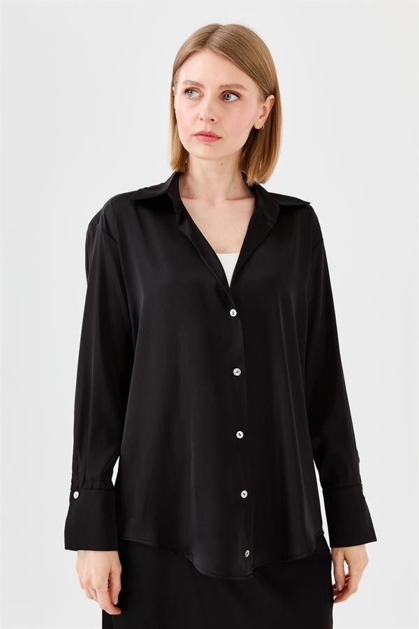 Женская атласная рубашка с воротником черная