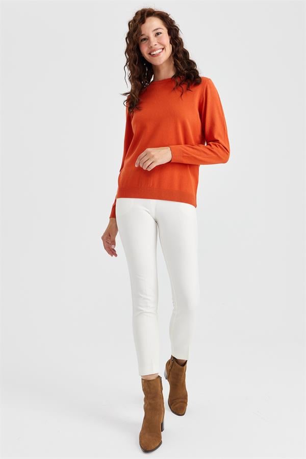 Женский базовый свитер Angelina с круглым вырезом