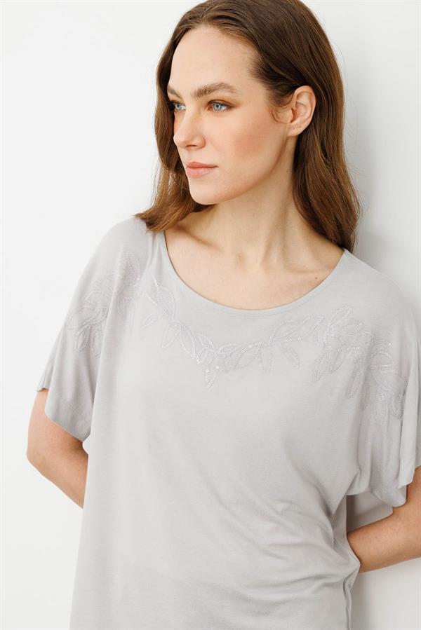 Kadın Sıfır Yaka Boncuk İşlemeli Penye T-shirt Taş