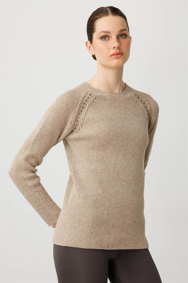 Kadın Sıfır Yaka Boncuklu Yün Kazak K.Bej