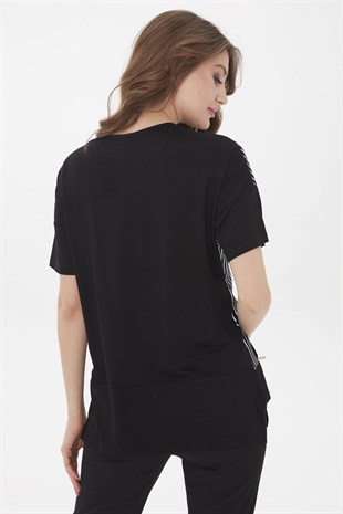 Женская хлопковая футболка с круглой горловиной и карманами в полоску темно ченого цвета