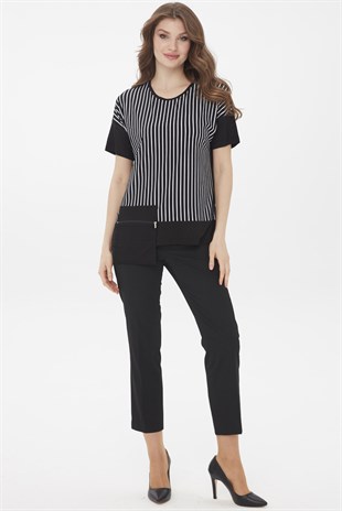 Женская хлопковая футболка с круглой горловиной и карманами в полоску темно ченого цвета