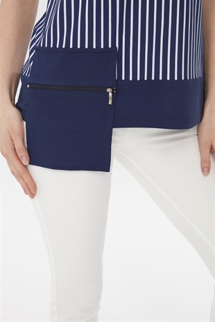 Женская хлопковая футболка с круглой горловиной и карманами в полоску темно синего цвета