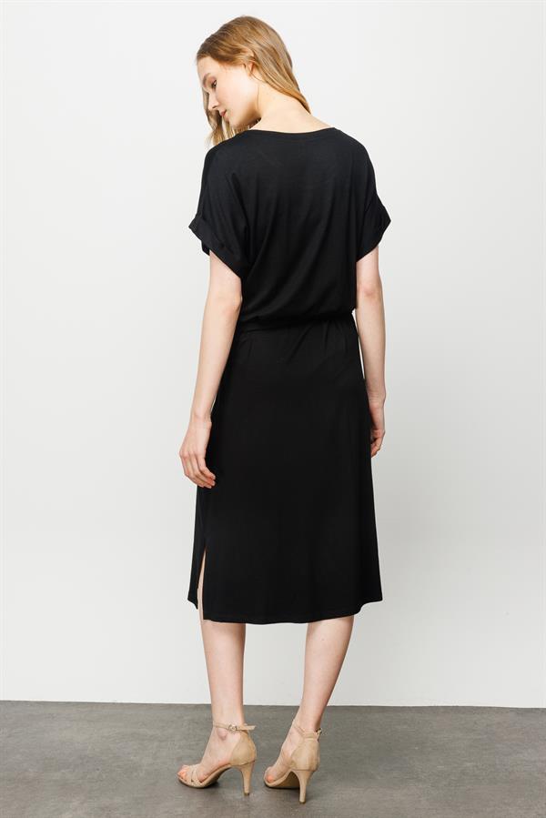 Женская хлопковая футболка с круглым вырезом и атласным карманом черная