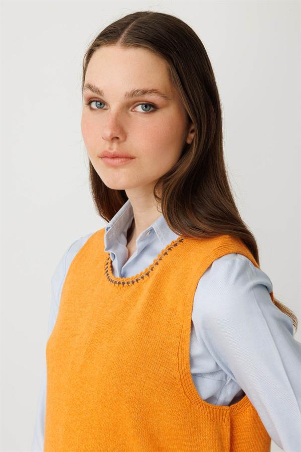 Kadın Sıfır Yaka Cebi ve Yakası Renkli Tığlamalı Kaşmir Süveter K.K.İçi