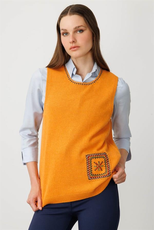 Kadın Sıfır Yaka Cebi ve Yakası Renkli Tığlamalı Kaşmir Süveter K.K.İçi