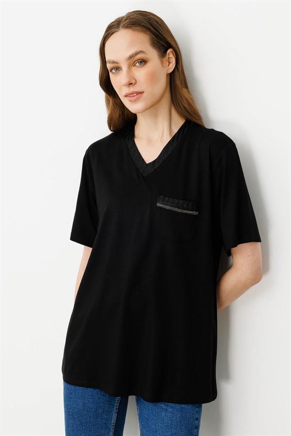 Kadın Sıfır Yaka Cebi ve Yakası Simli Penye T-shirt Siyah
