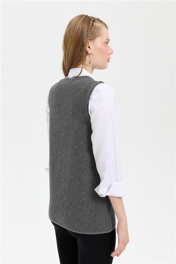 Kadın Sıfır Yaka Cep Üstü İşlemeli Kısa Yün Yelek Füme