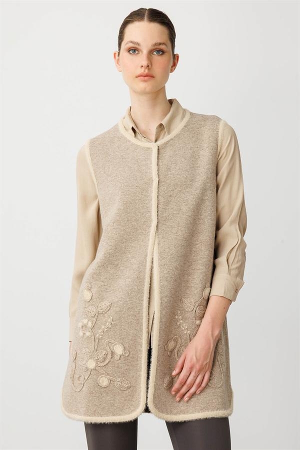 Kadın Sıfır Yaka Çiçekli Uzun Yün Yelek K.Bej