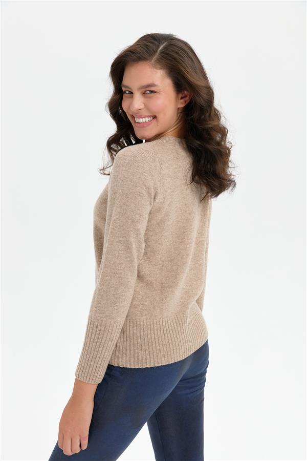 Kadın Sıfır Yaka Dikişsiz Eteği ve Kolu Uzun Lastik Yün Kazak K.Bej