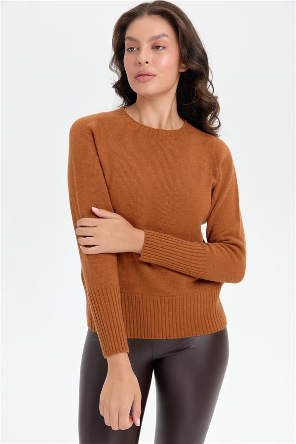 Kadın Sıfır Yaka Dikişsiz Eteği ve Kolu Uzun Lastik Yün Kazak Tarçın