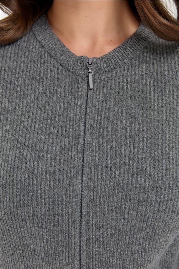 Kadın Sıfır Yaka Dikişsiz Fermuarlı Yün Hırka Füme