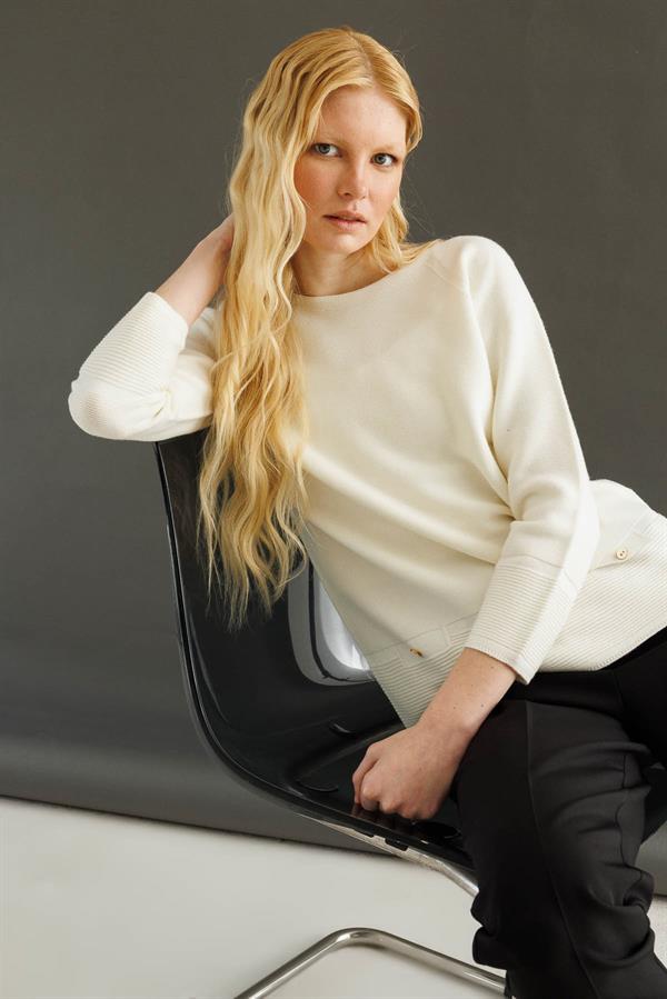 Kadın Sıfır Yaka Dikişsiz Sahte Cepli Kazak Kemik