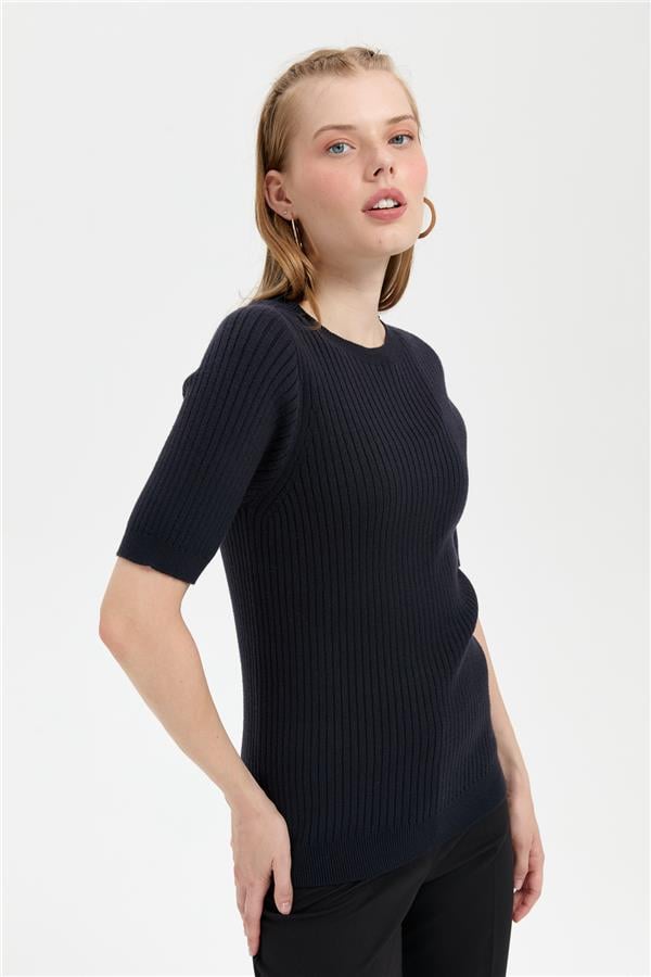 Kadın Sıfır Yaka Dikişsiz Kısa Kollu Kazak Lacivert