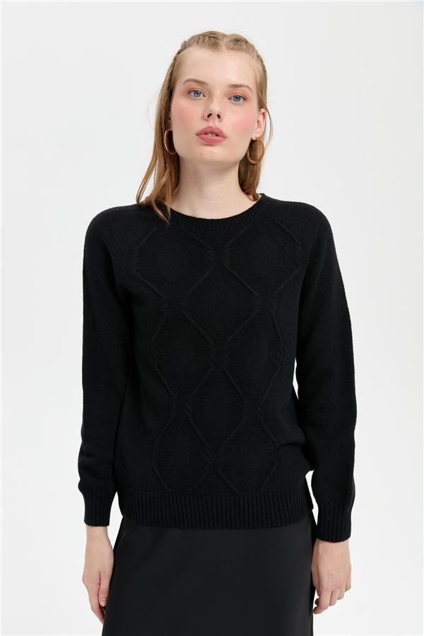 Kadın Sıfır Yaka Dikişsiz Önü Baklavalı Yün Kazak Siyah