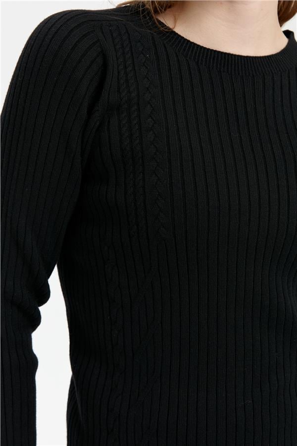 Kadın Sıfır Yaka Dikişsiz Önü Desenli Kazak Siyah