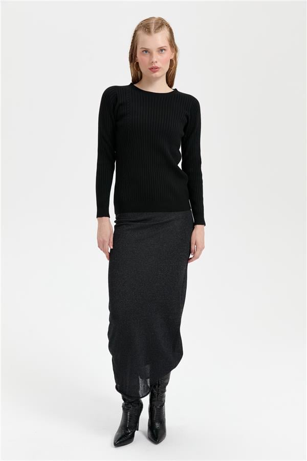 Kadın Sıfır Yaka Dikişsiz Önü Desenli Kazak Siyah