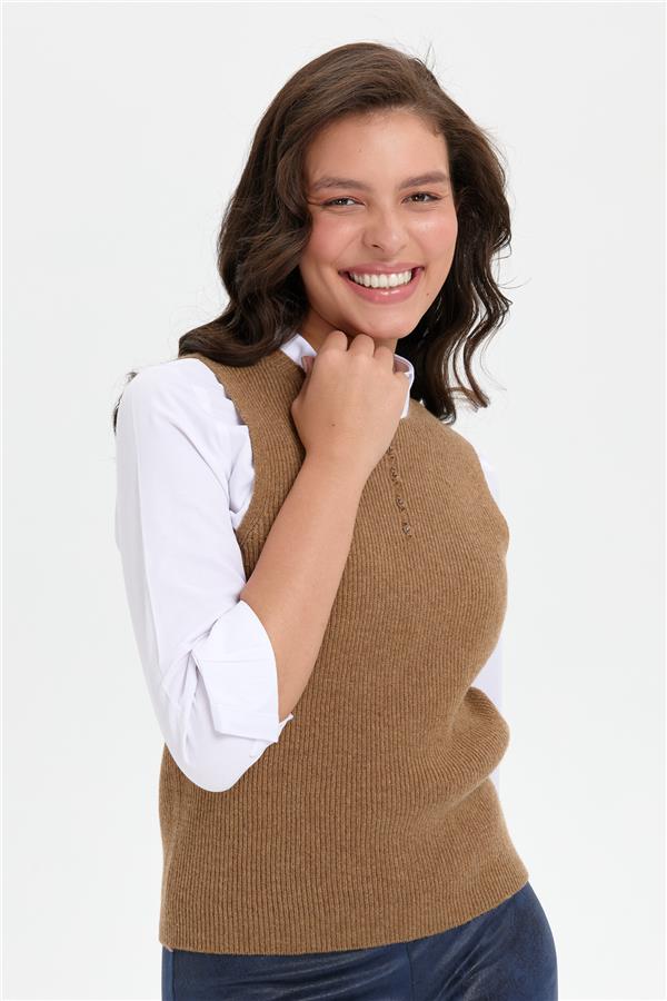 Kadın Sıfır Yaka Dikişsiz Önü Düğmeli Yün Süveter V.Camel