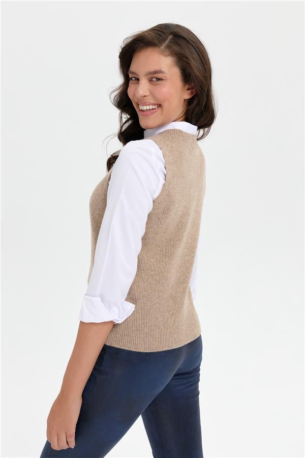 Kadın Sıfır Yaka Dikişsiz Önü Düğmeli Yün Süveter K.Bej