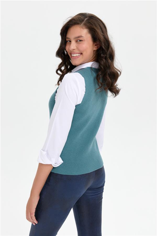 Kadın Sıfır Yaka Dikişsiz Önü Düğmeli Yün Süveter M.Yeşili