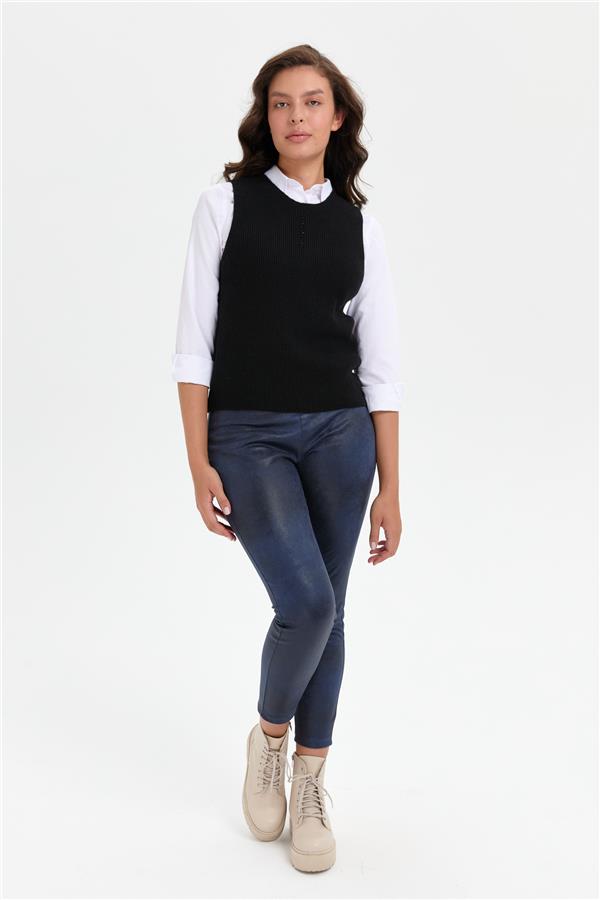 Kadın Sıfır Yaka Dikişsiz Önü Düğmeli Yün Süveter Siyah