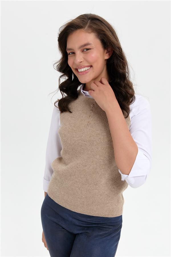 Kadın Sıfır Yaka Dikişsiz Önü Düğmeli Yün Süveter K.Bej