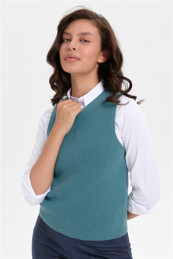 Kadın Sıfır Yaka Dikişsiz Önü Düğmeli Yün Süveter M.Yeşili