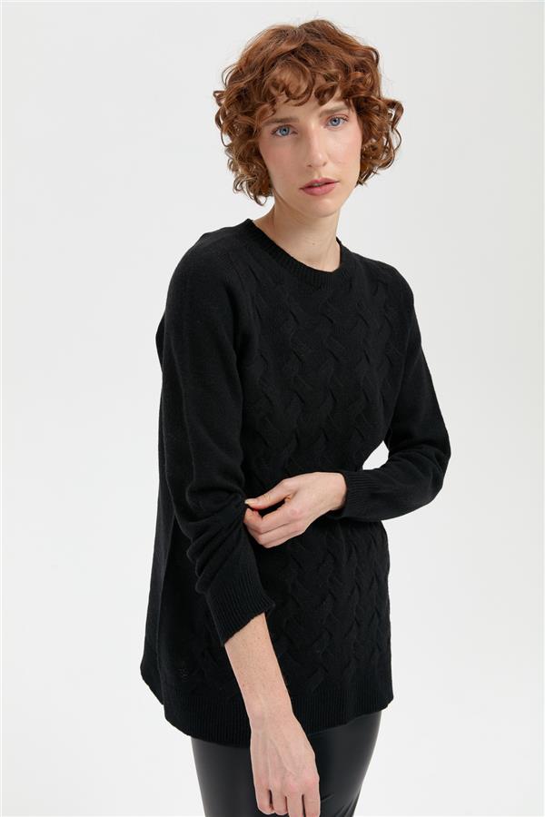 Kadın Sıfır Yaka Önü Saç Örgülü Yün Kazak Siyah