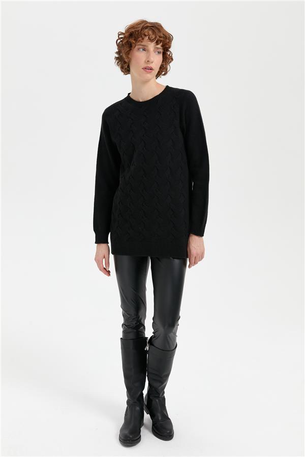 Kadın Sıfır Yaka Önü Saç Örgülü Yün Kazak Siyah