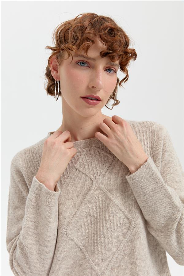 Kadın Sıfır Yaka Dikişsiz Önü Selanik Baklavalı Yün Kazak V.Bej