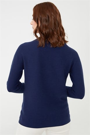 Женский трикотажный свитер темно-синий