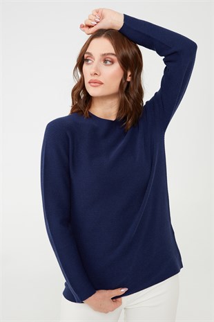 Женский трикотажный свитер темно-синий