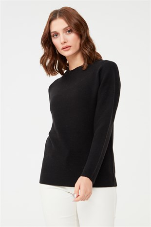 Женский трикотажный вязаный свитер черный