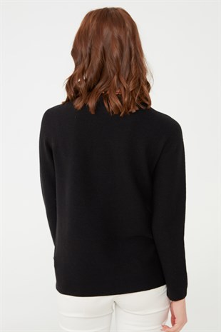 Женский трикотажный вязаный свитер черный