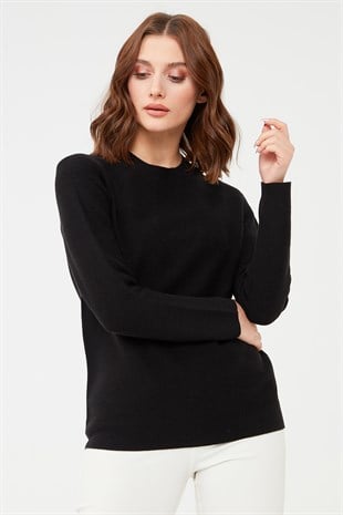Женский трикотажный вязаный свитер черный